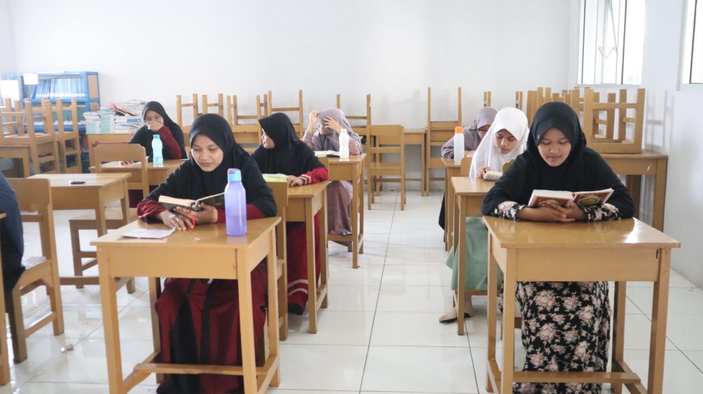 DAUROH TAHFIZH SMP MBS ZAMZAM: Membumikan Kalam Illahi di Bumi Pertiwi