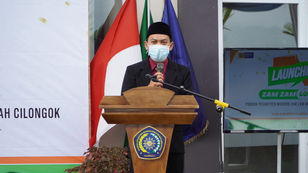DIREKTUR PT SUARA MUHAMMADIYAH RESMIKAN LOGMART ZAM ZAM