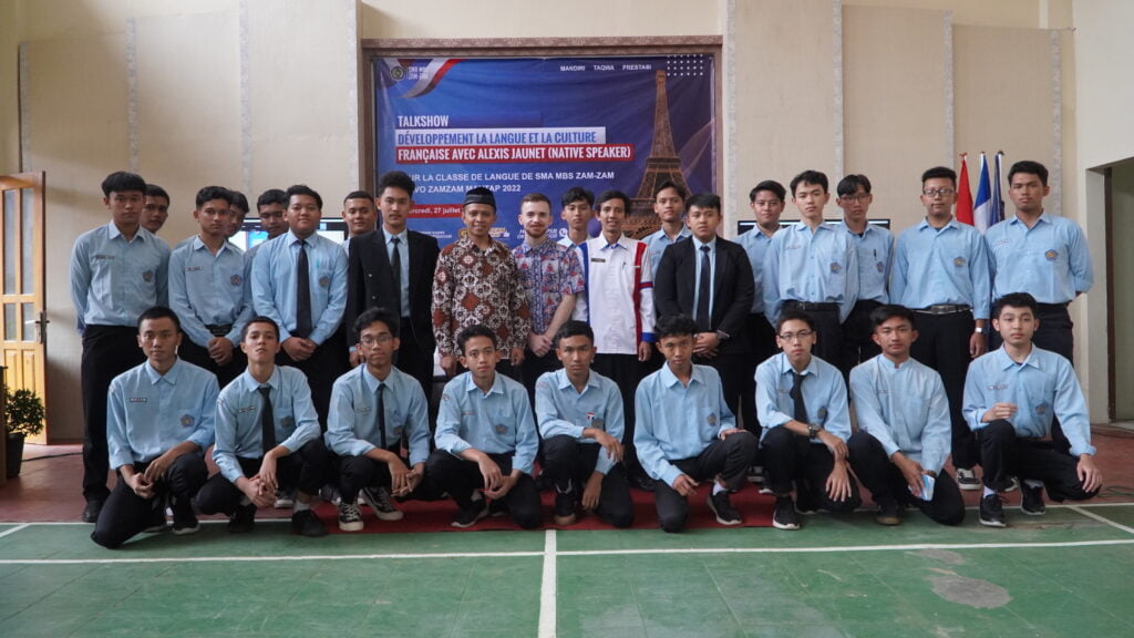 TALK SHOW HADIRKAN NATIVE SPEAKER DARI PERANCIS