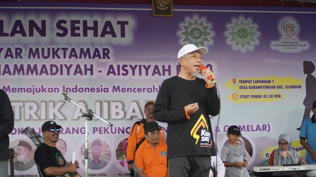 PONTREN MODERN ZAMZAM MUHAMMADIYAH  :Warnai Jalan Sehat Pra Muktamar Se Distrik Ajibarang