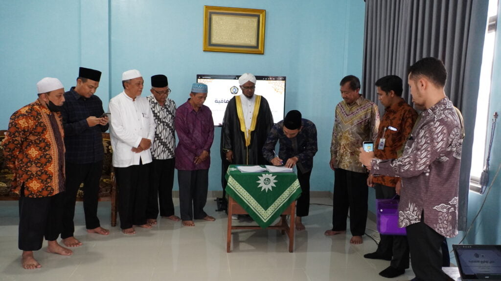 SEPEKAN SYAIKH DR. TAJUDDIN AL ‘ABBASI DARI SUDAN DI PONTREN MODERN ZAM-ZAM