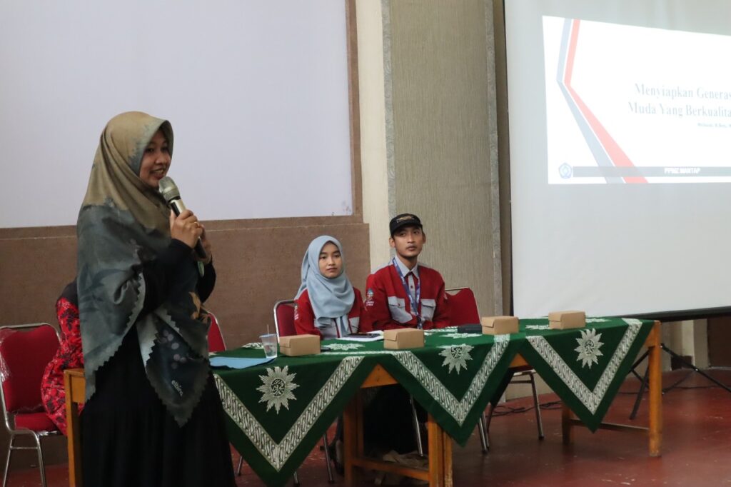 PEMBENTUKAN DUTA PIK-R SMA MBS ZAM-ZAM