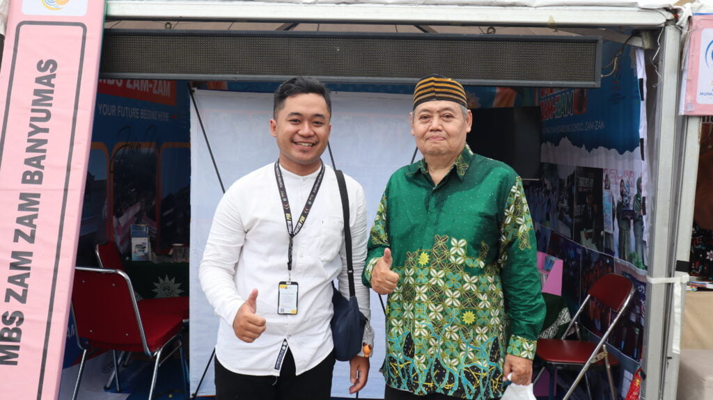 MUKTAMAR SUKSES:  SAYANG, TIDAK KUNJUNGI STAND PONTREN MODERN ZAM-ZAM DI MUKTAMAR FAIR