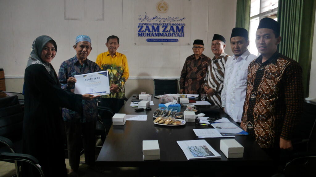 PONTREN MODERN ZAM-ZAM TERIMA WAKAF KEAHLIAN DARI DUA PROFESIONAL