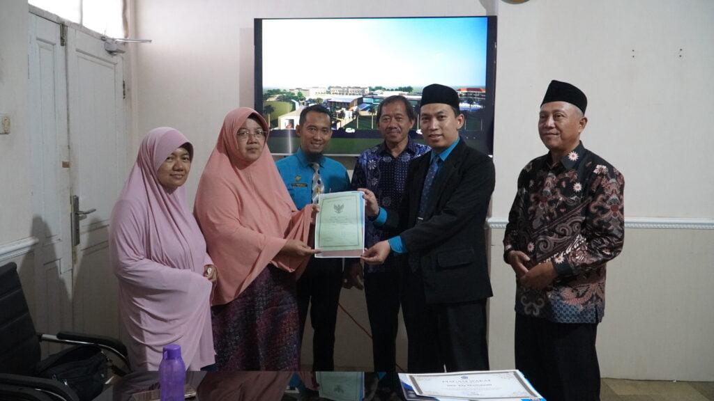 Dra Ely Nurhayati Wakafkan Tanah dan Rumah Tahfizh untuk Pontren Modern Zam-Zam Muhammadiyah Cilongok