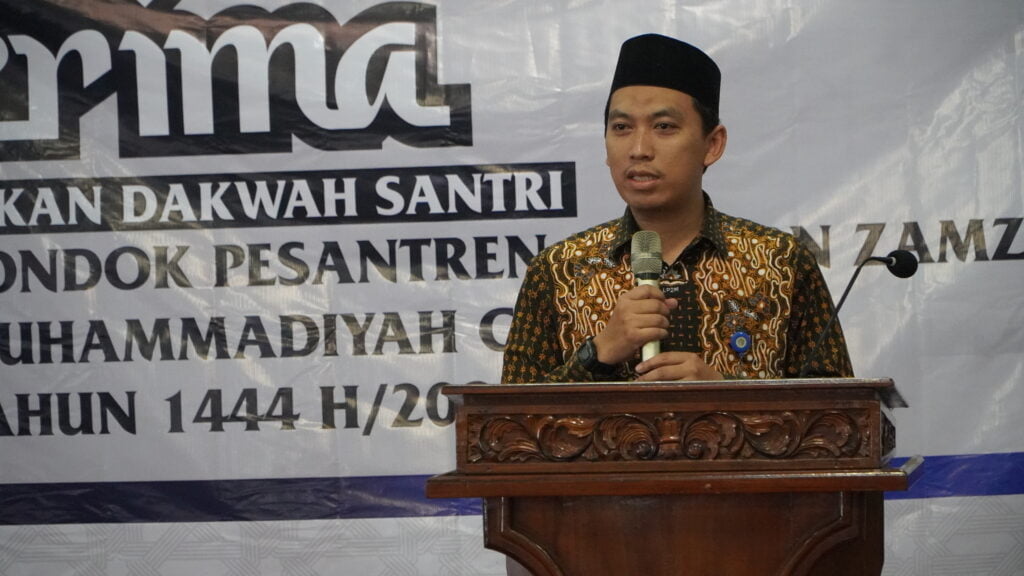 DIREKTUR PONTREN MODERN ZAM-ZAM MUHAMMADIYAH LEPAS 210 SANTRI DALAM KEGIATAN PEKAN DAKWAH DI WILAYAH BANYUMAS