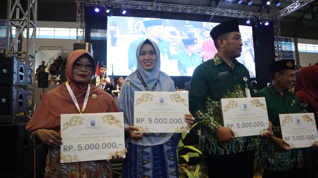 SMP MBS ZAM-ZAM CILONGOK RAIH PENGHARGAAN MEA 2023