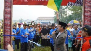 BUPATI BANYUMAS MEMBUKA STAR JALAN SEHAT MILAD KE-15 PPM ZAM-ZAM