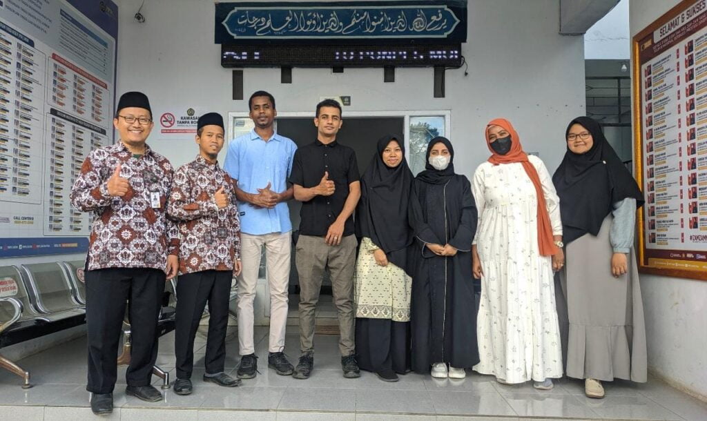SHARING KEBAHASAAN, SMA MBS ZAM-ZAM HADIRKAN NATIVE SPEAKER MUDA DARI SUDAN DAN YAMAN