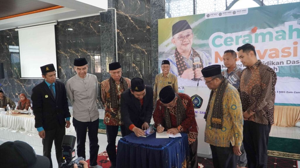 MOTIVASI MENTERI DIKDASMEN KEPADA SANTRI MBS ZAM-ZAM