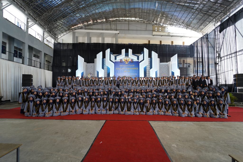 235 SANTRI MBS ZAM-ZAM ANGKATAN XI DIWISUDA  #Antara Prestasi, Empati dan Pentingnya Menegakkan Kejujuran