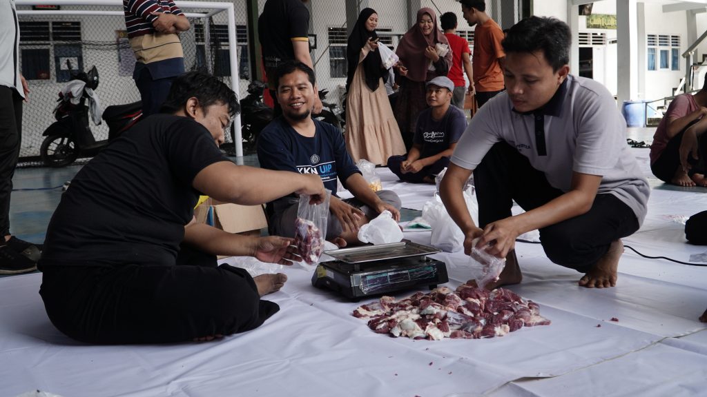 ‘IDUL ADHA 1446 H, MBS ZAM-ZAM KURBAN 2 EKOR SAPI DAN 14 EKOR KAMBING