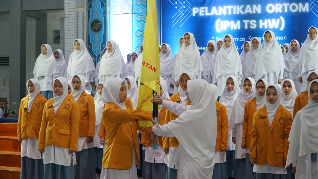 INI KESEMPATAN MENENPA DIRI UNTUK MENJADI PEMIMPIN INDONESIA MASA DEPAN