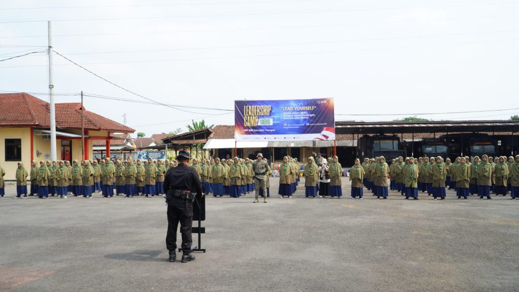 TANAMKAN JIWA PEMIMPIN MELALUI LEADERSHIP CAMP SMP MBS ZAM-ZAM